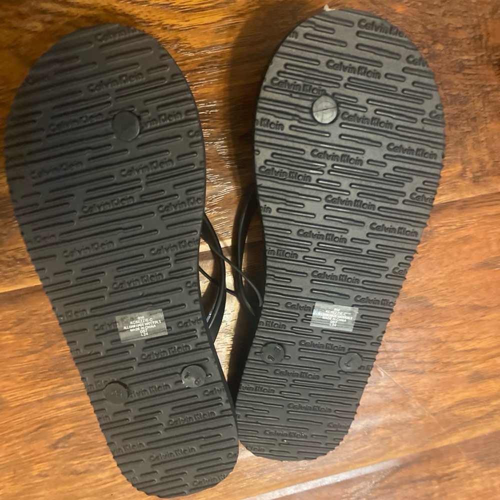 Calvin Klein Black Flip Flops - Picture 5 of 5